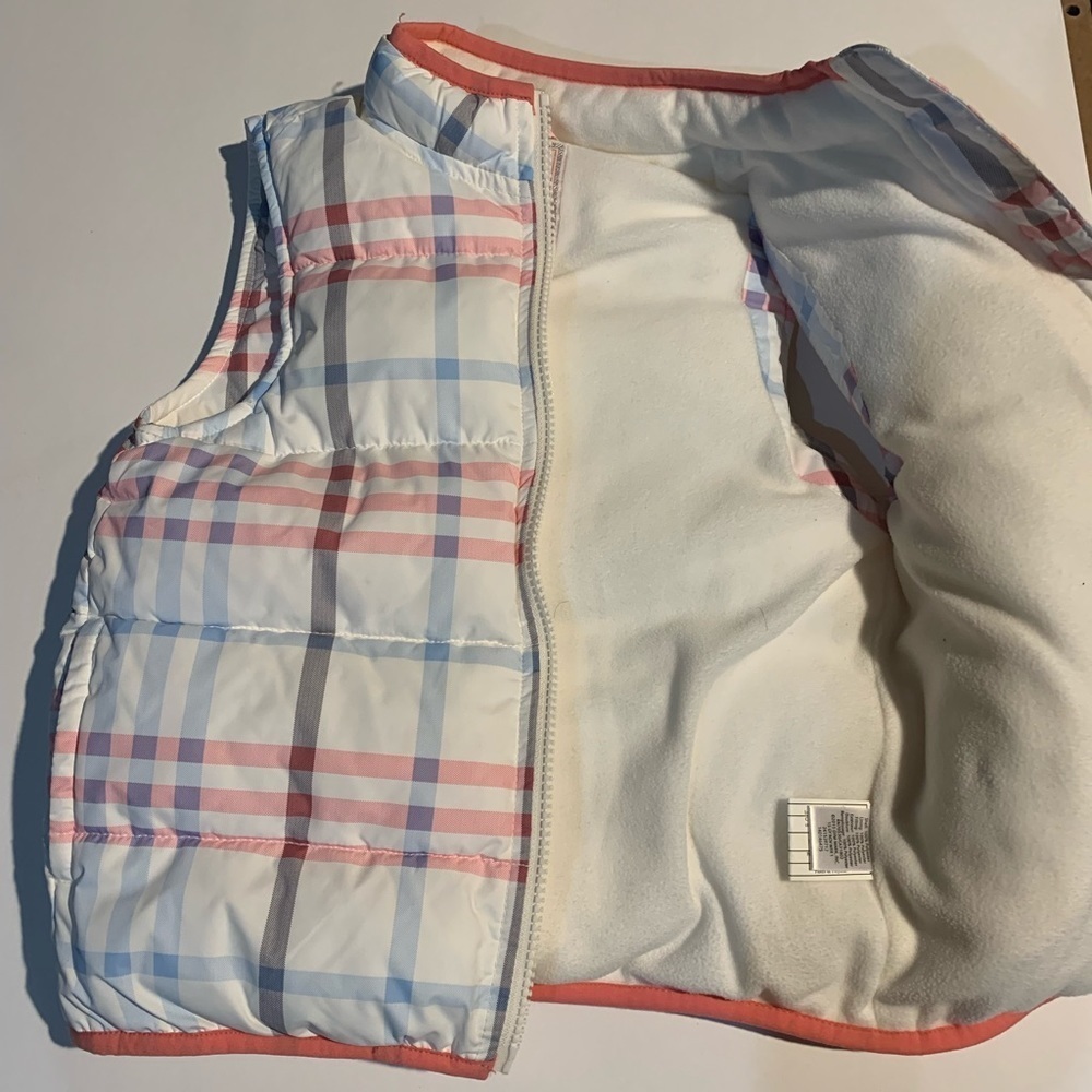 Gymboree girls puffer vest - Picture 4 of 4